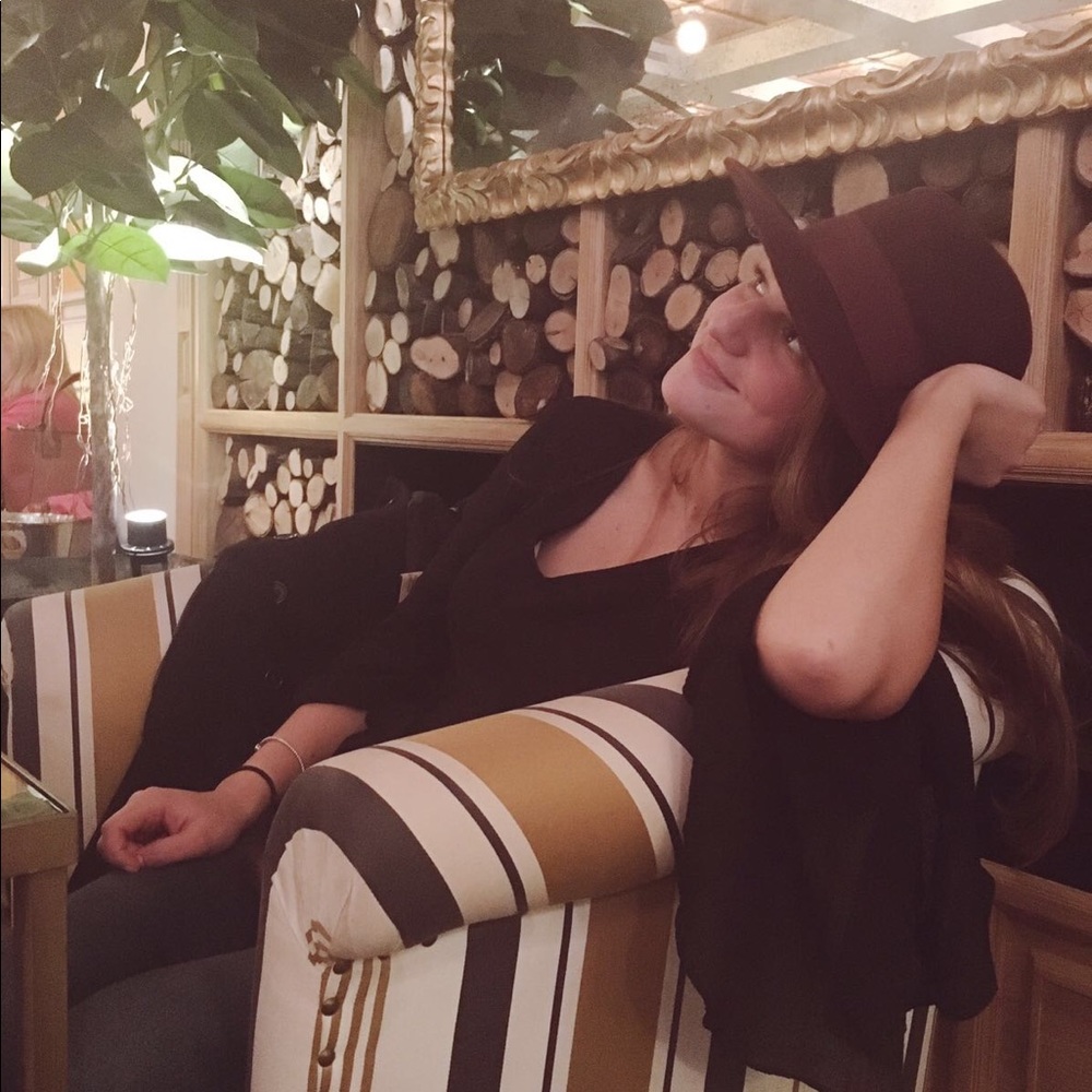 Meet your Posher, Gabrielle